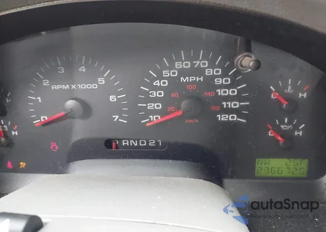 2004 Ford F-150 Stx/Xl/Xlt z USA, uszkodzony, nr VIN 1FTRX12W64NB67787